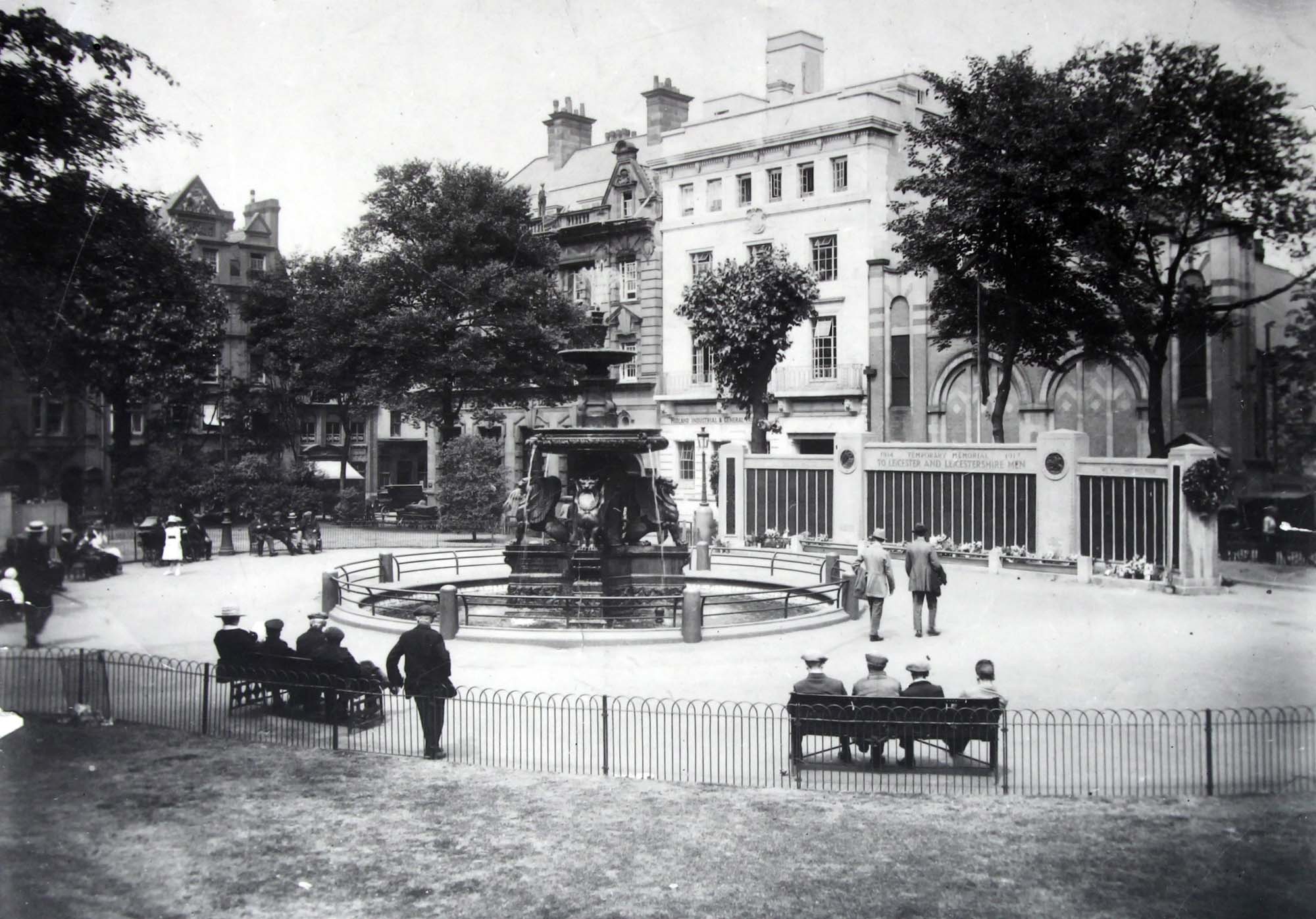 The temporary war memorial in Town Hall Square - Leicestershire Record Office