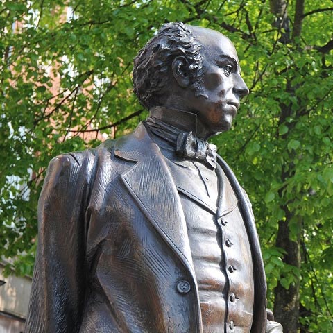 The Thomas Cook Statue outside Leicester Railway Station -