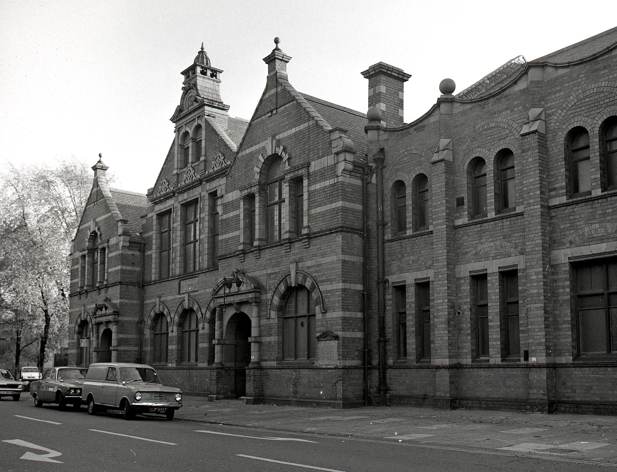 The exterior of Mantle Memorial School in 1975, after it closed -