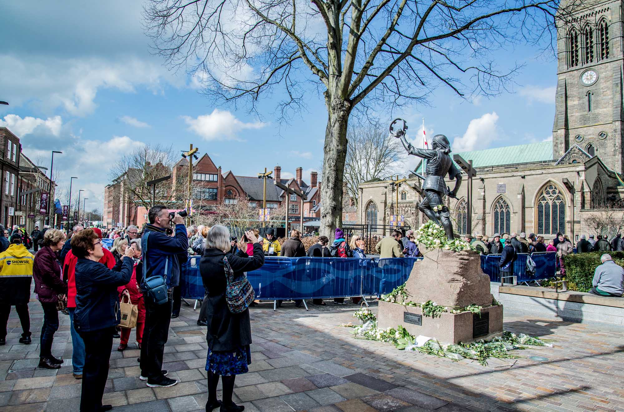 Public queuing to see King Richard III coffin in Leicester Cathedral in the days before his reinterment -