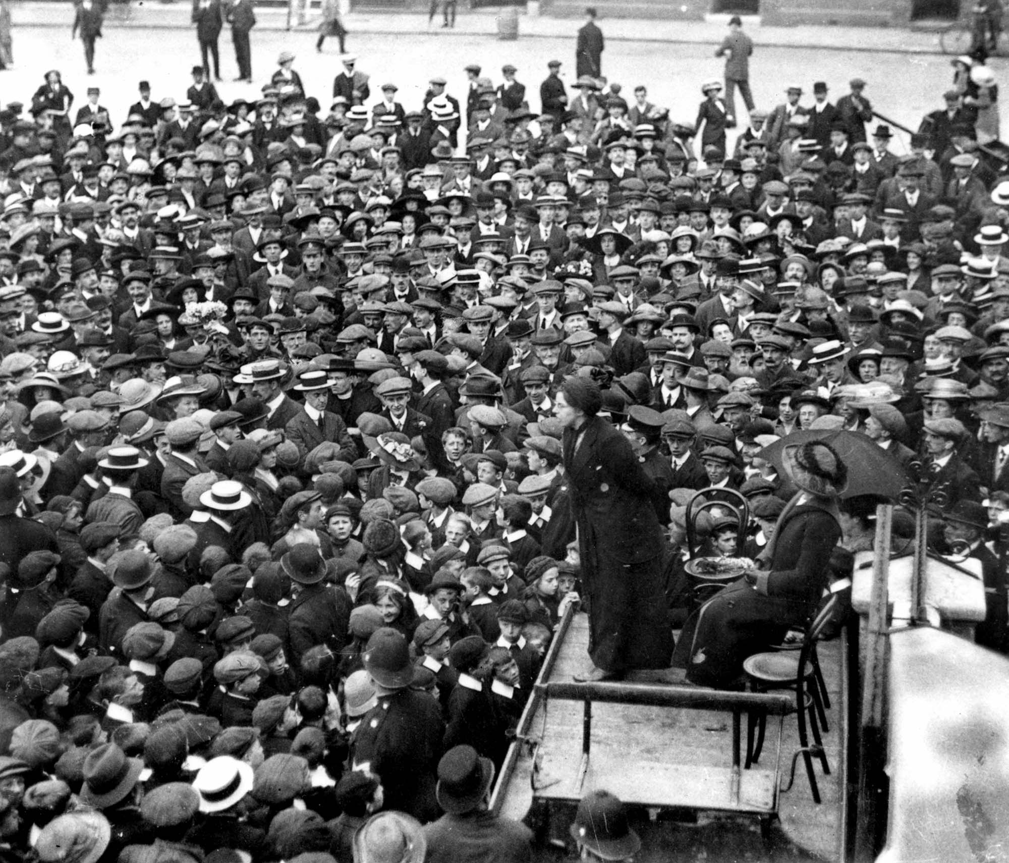 WSPU campaigner Elizabeth Grew speaking in the Market Place, Leicester - East Midlands Oral History Archive