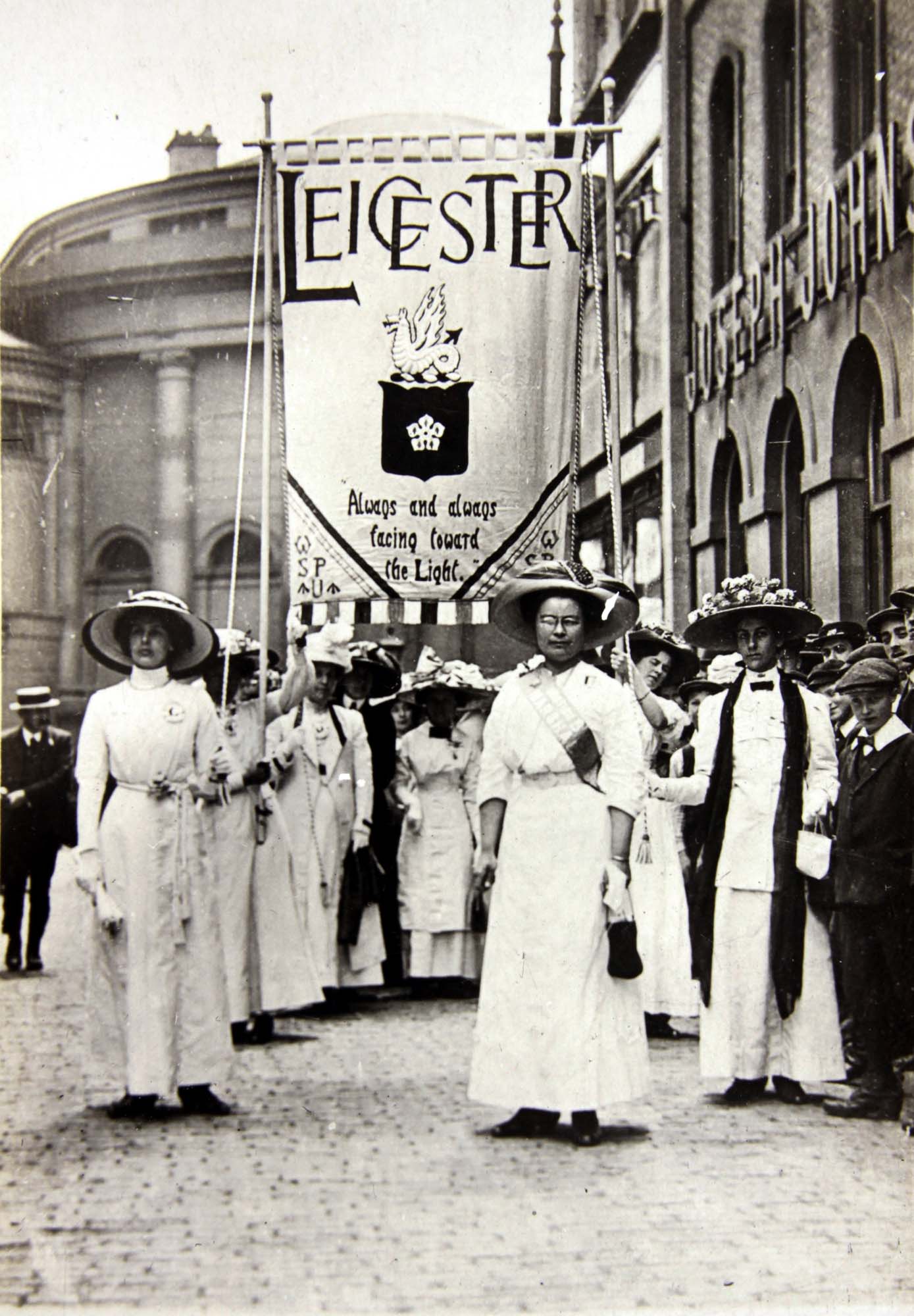 Leicester Suffragettes demonstration in Bowling Green Street May 1911 - Leicestershire Record Office