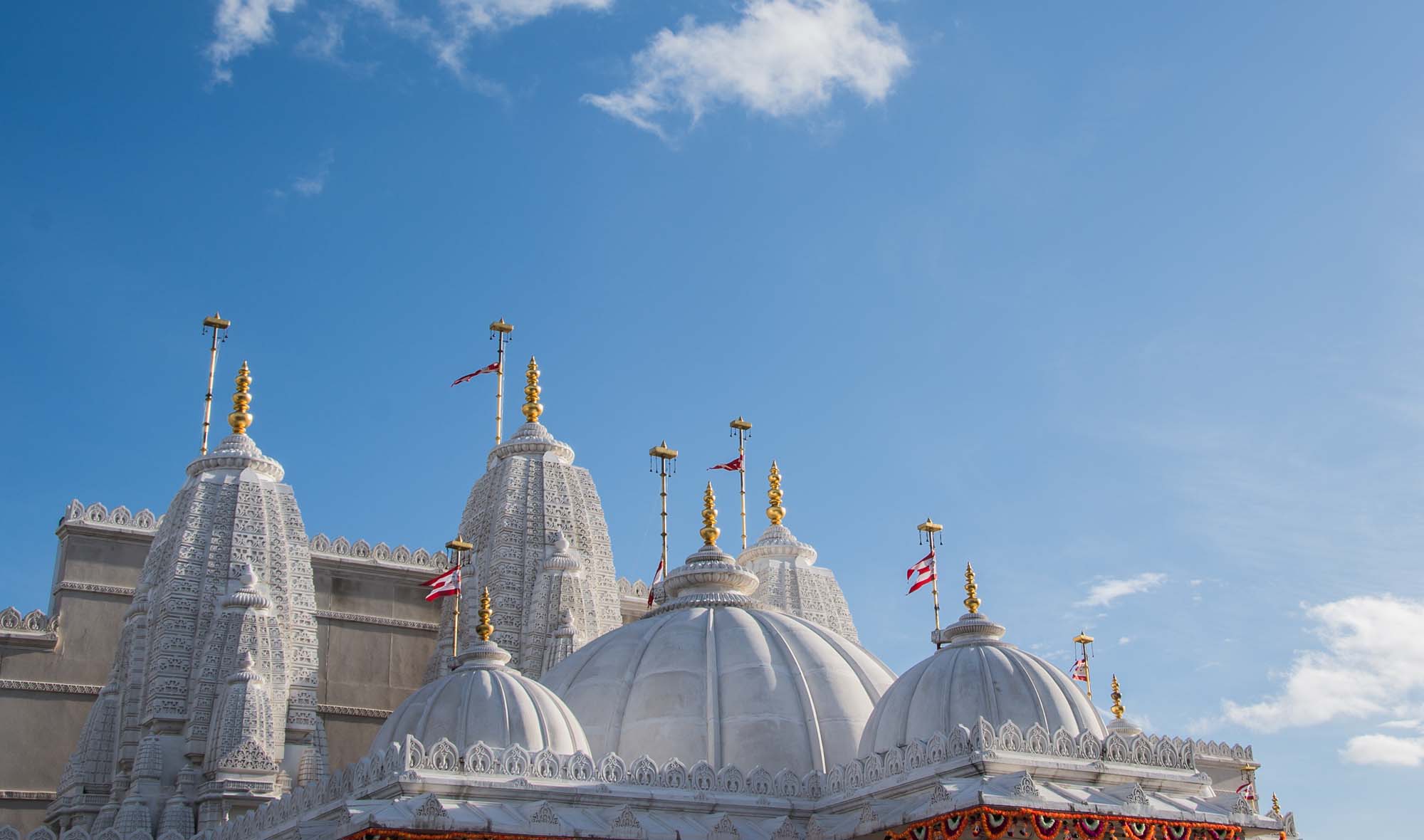 The ‘shikhar’ towers represent the mountain peaks of the Himalayas -