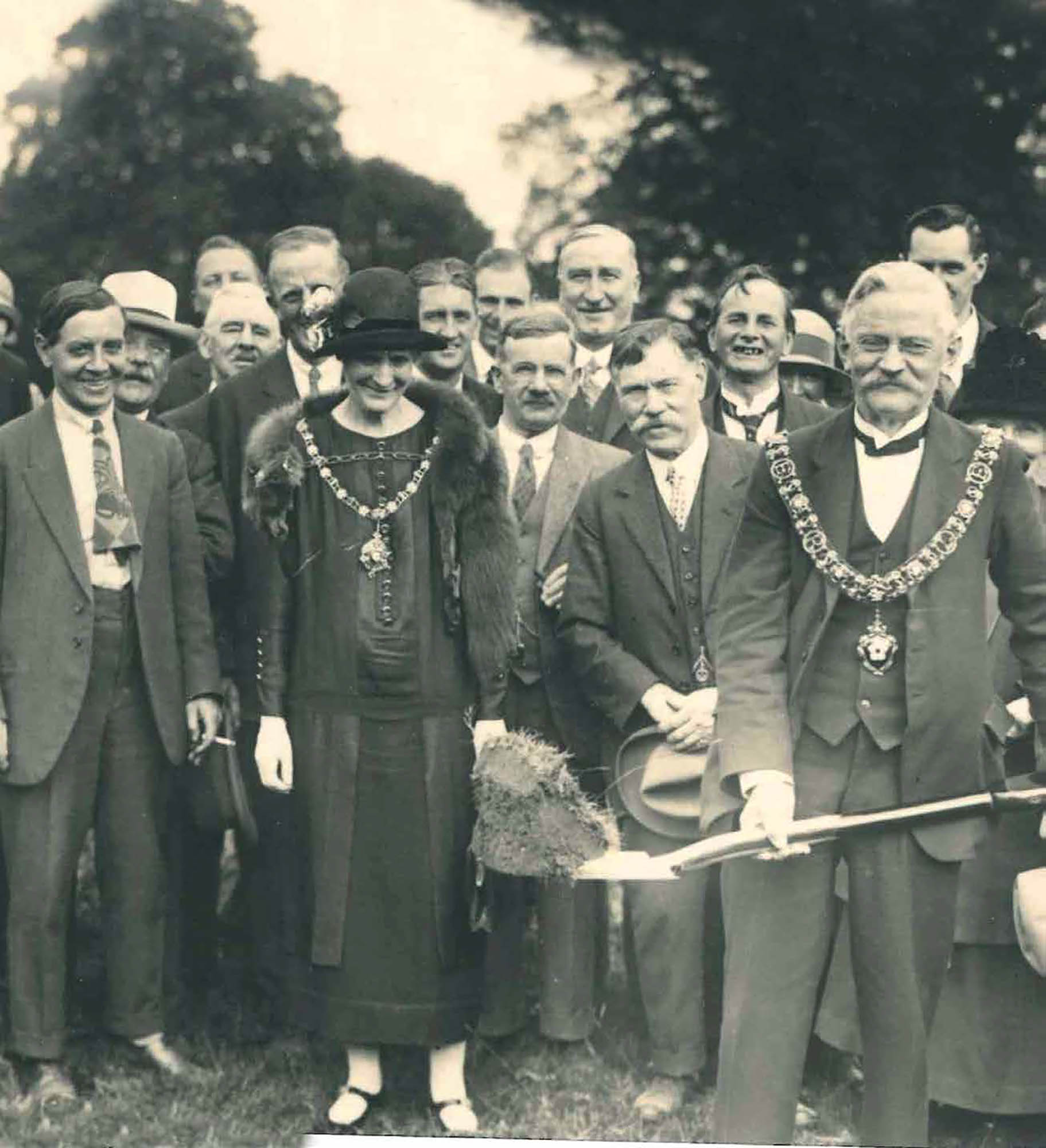 George Baton, Lord Mayor of Leicester, cutting the first piece of ground on the Braunstone Estate in 1926 - Record Office for Leicestershire, Leicester and Rutland