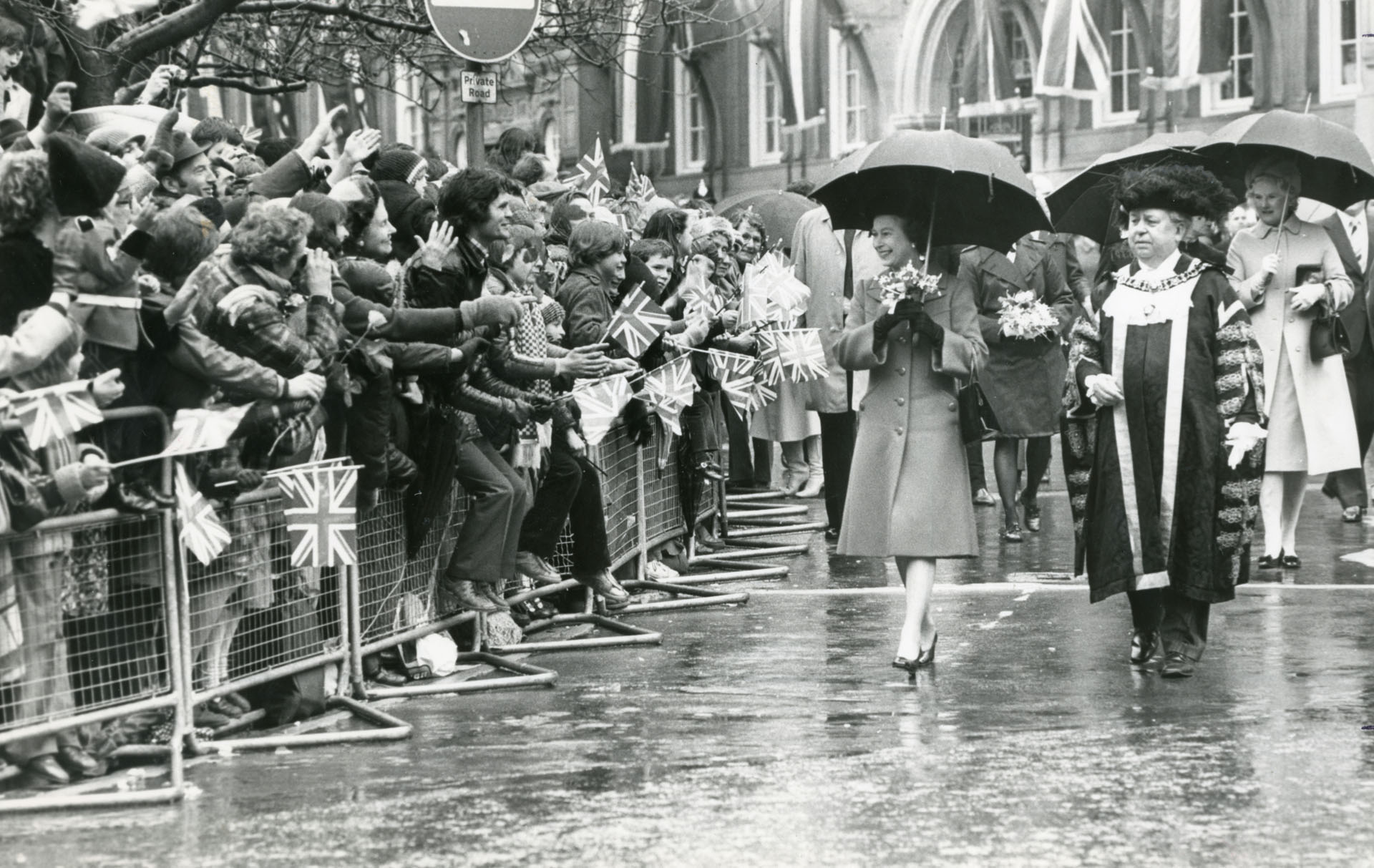 The Queen meeting crowds at Leicester Town Hall, 1980 - Picture Courtesy Leicester Mercury